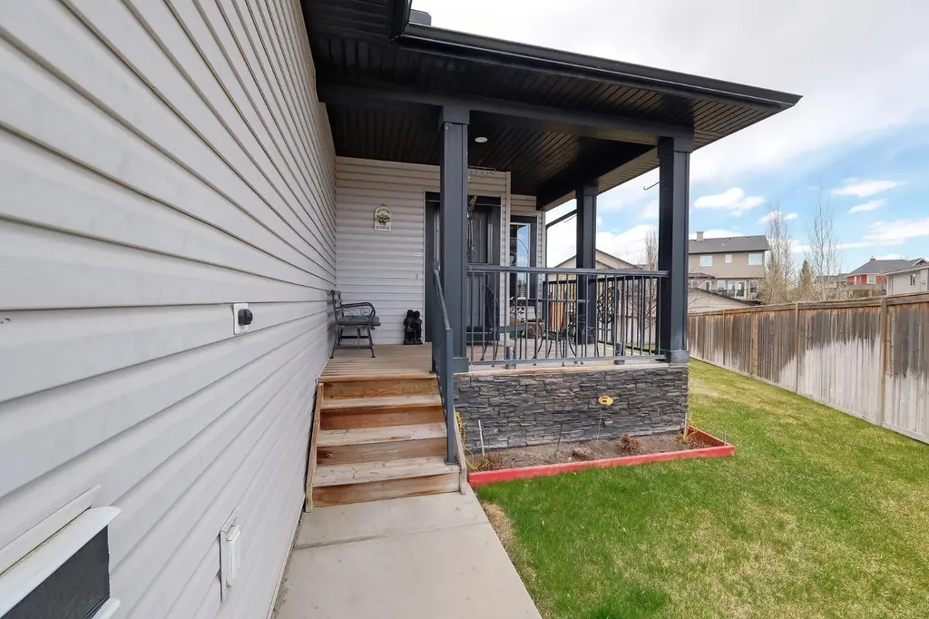 1936 High Park Circle NW High River AB T1V 0C8