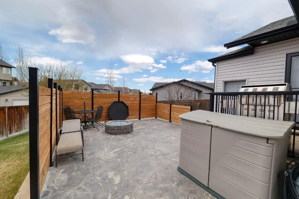 1936 High Park Circle NW High River AB T1V 0C8