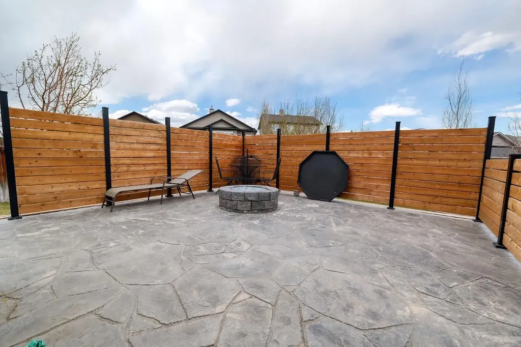 1936 High Park Circle NW High River AB T1V 0C8