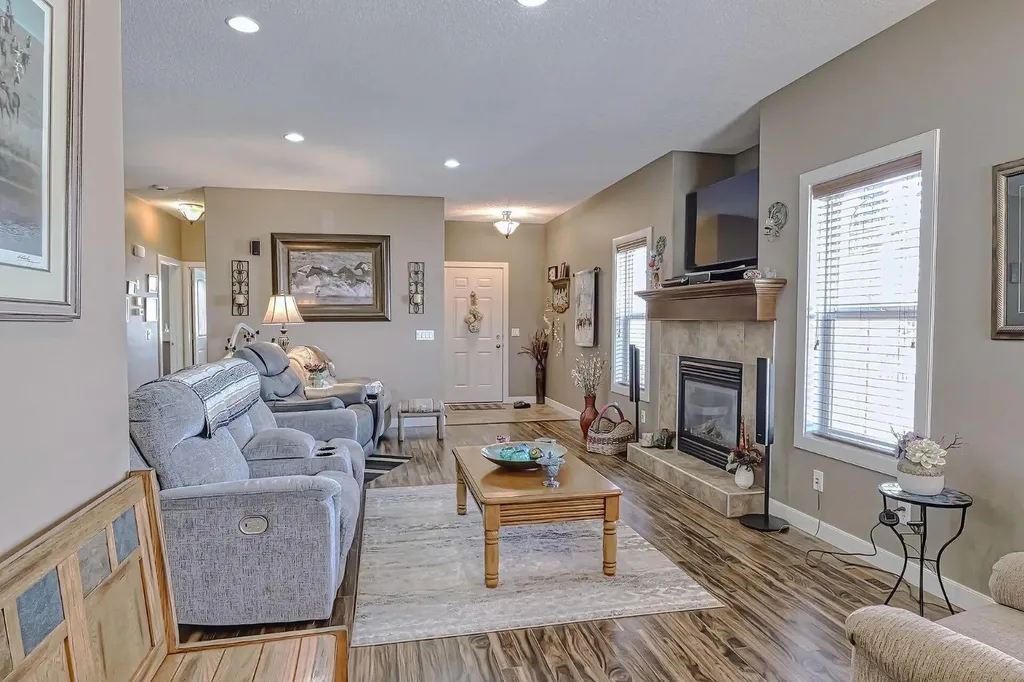 1936 High Park Circle NW High River AB T1V 0C8