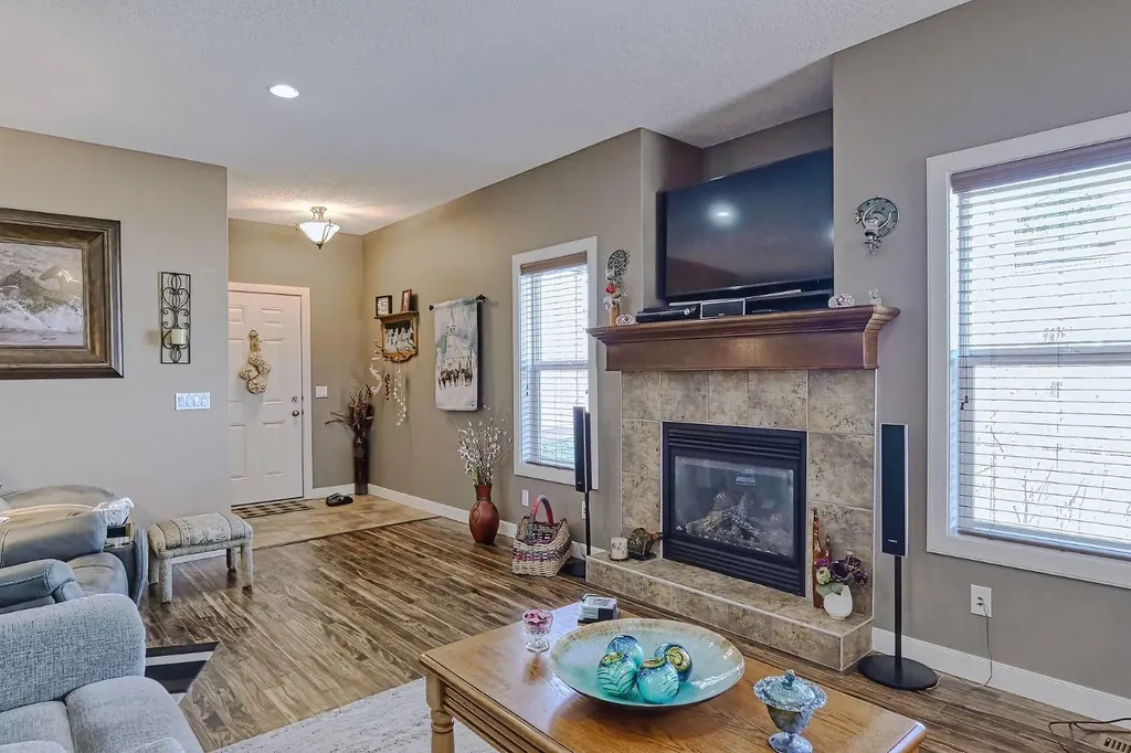 1936 High Park Circle NW High River AB T1V 0C8
