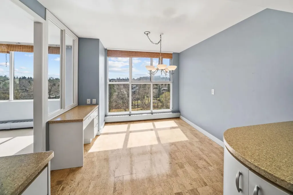 318 26 Avenue SW Calgary AB T2S 2T9
