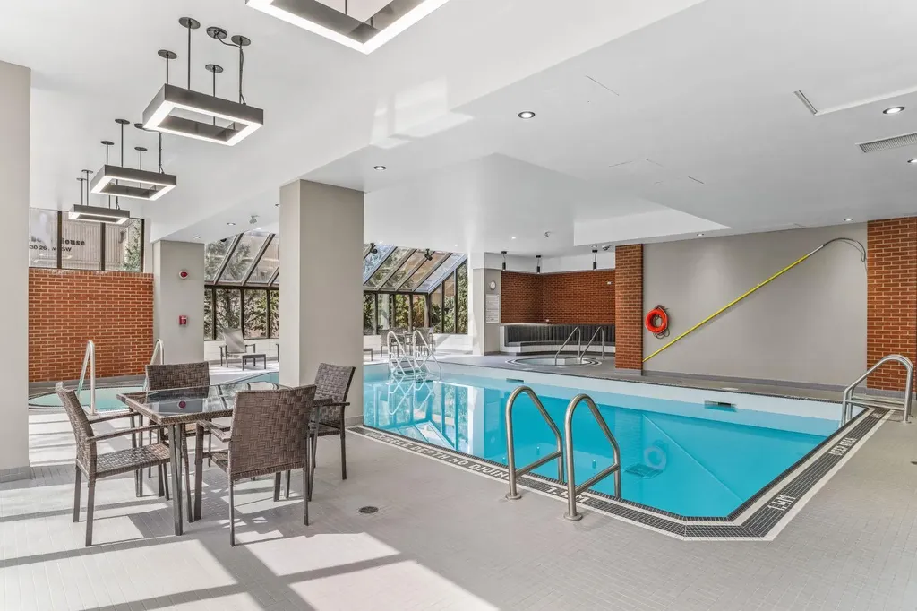 318 26 Avenue SW Calgary AB T2S 2T9