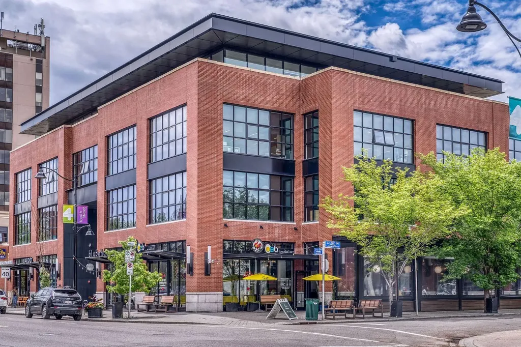 318 26 Avenue SW Calgary AB T2S 2T9