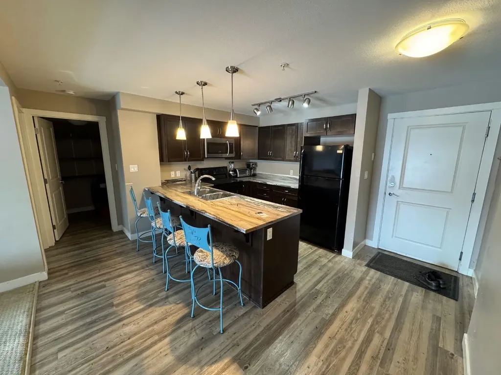 111 Denholm Gate Fort Mcmurray AB T9H0E8