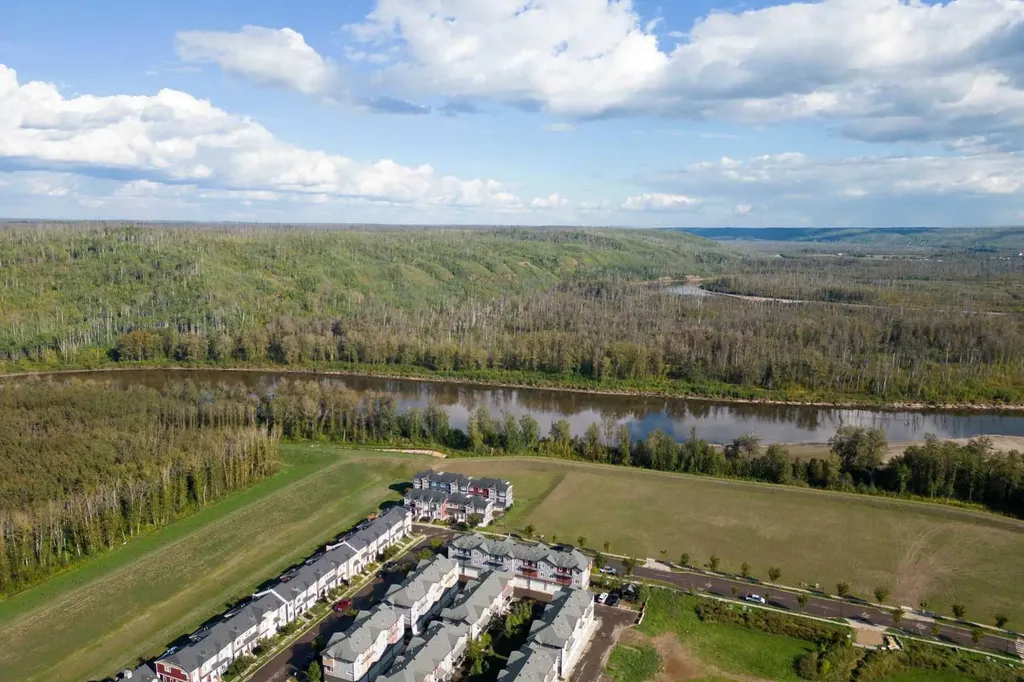 111 Denholm Gate Fort Mcmurray AB T9H0E8