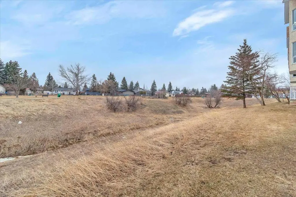102 Centre Court Okotoks AB T1S 1Z7