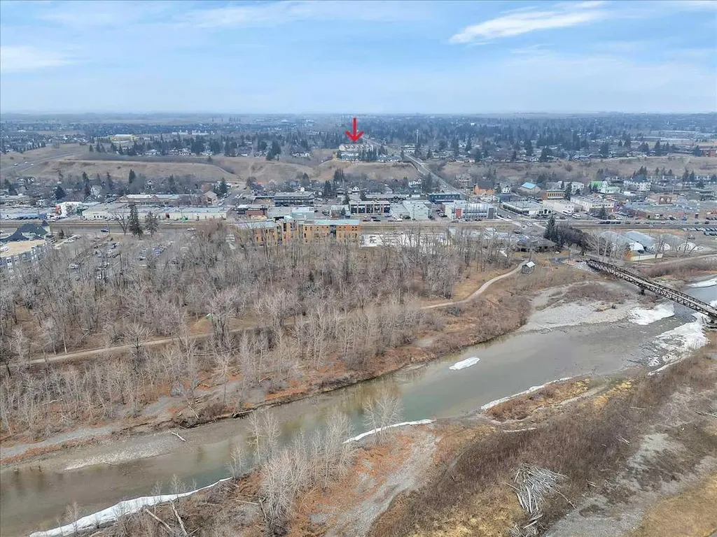 102 Centre Court Okotoks AB T1S 1Z7