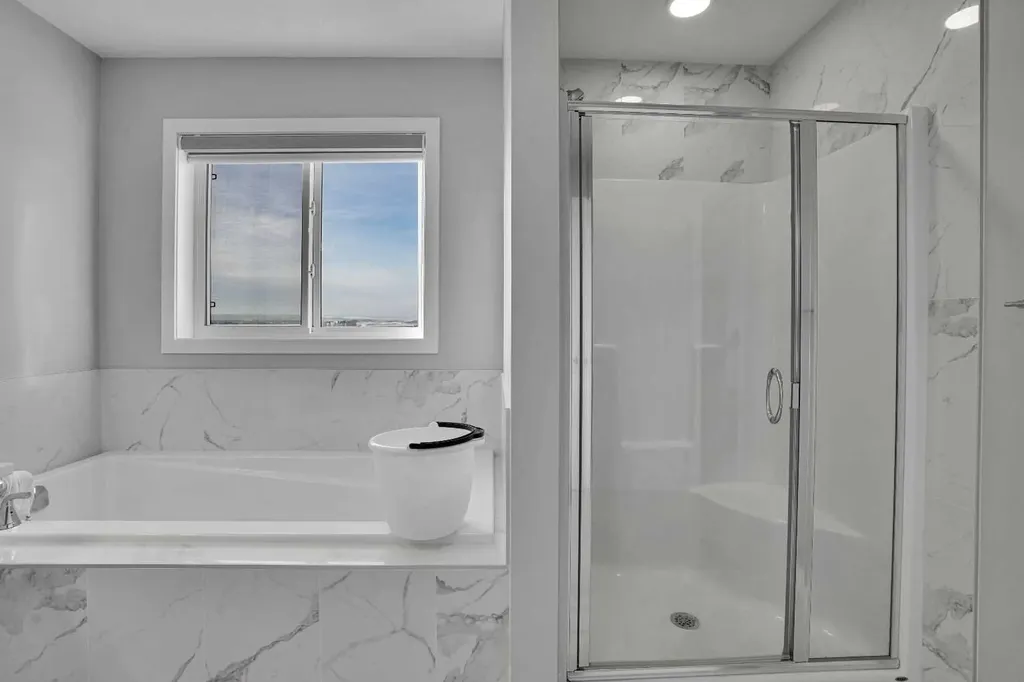 210 Lucas Close NW Calgary AB T3P 1Z4