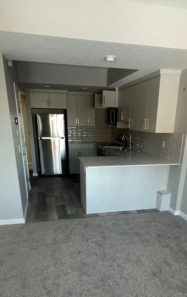 210 Lucas Close NW Calgary AB T3P 1Z4