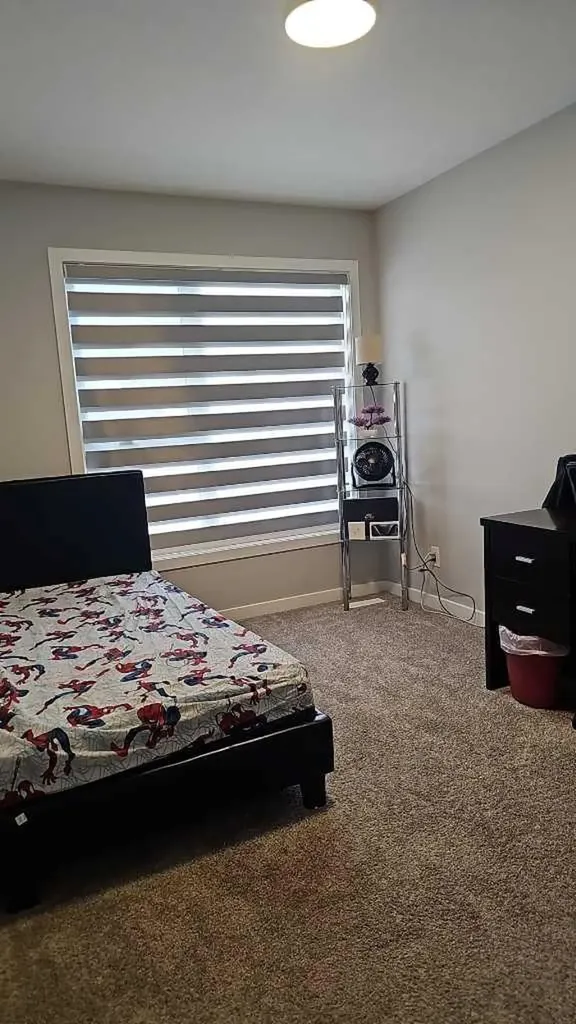 210 Lucas Close NW Calgary AB T3P 1Z4