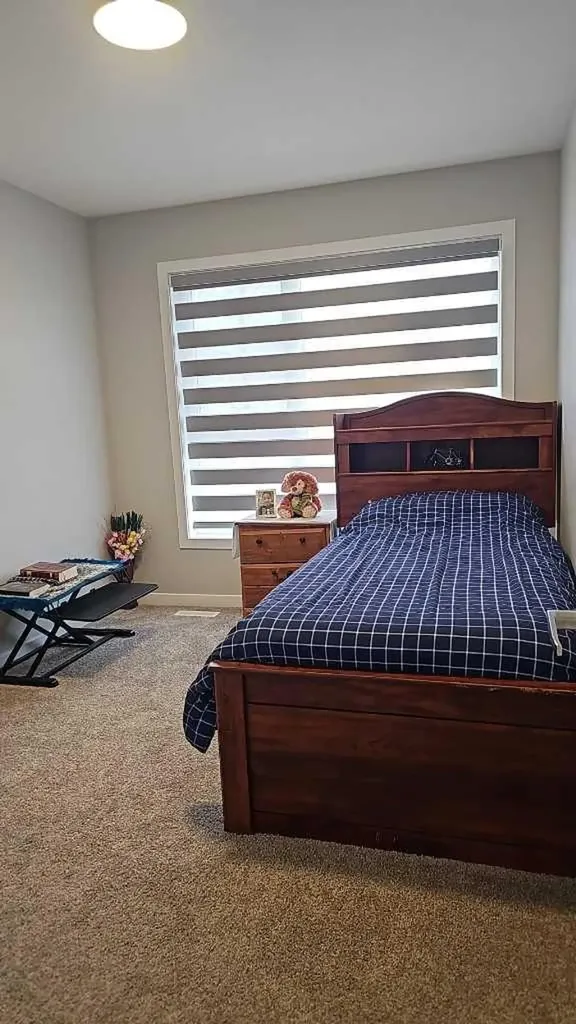 210 Lucas Close NW Calgary AB T3P 1Z4
