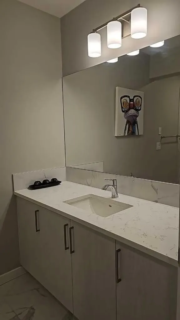210 Lucas Close NW Calgary AB T3P 1Z4