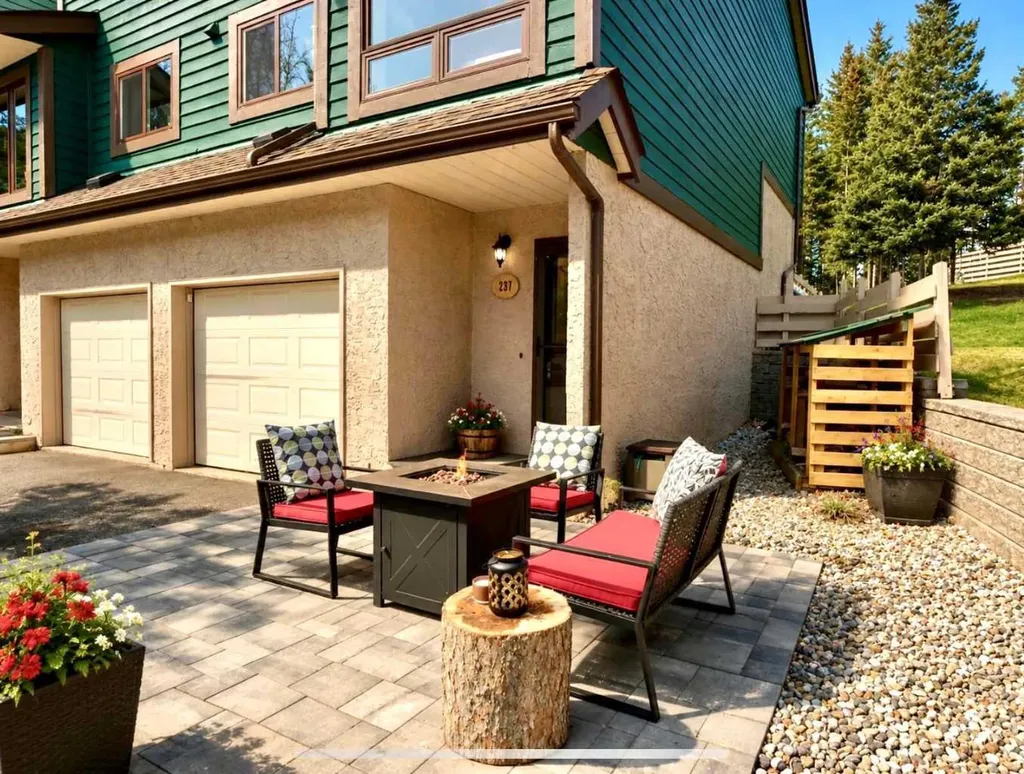 237 Kluane Drive Banff AB T1L 1H1