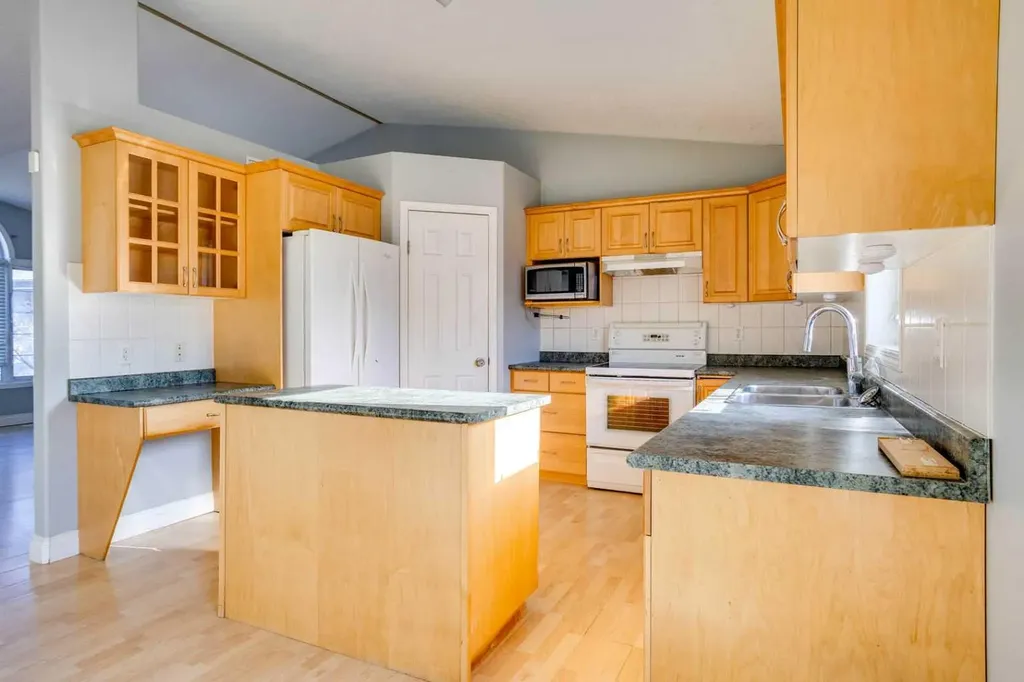 152 Shetland Garden Fort Mcmurray AB T9H5K6