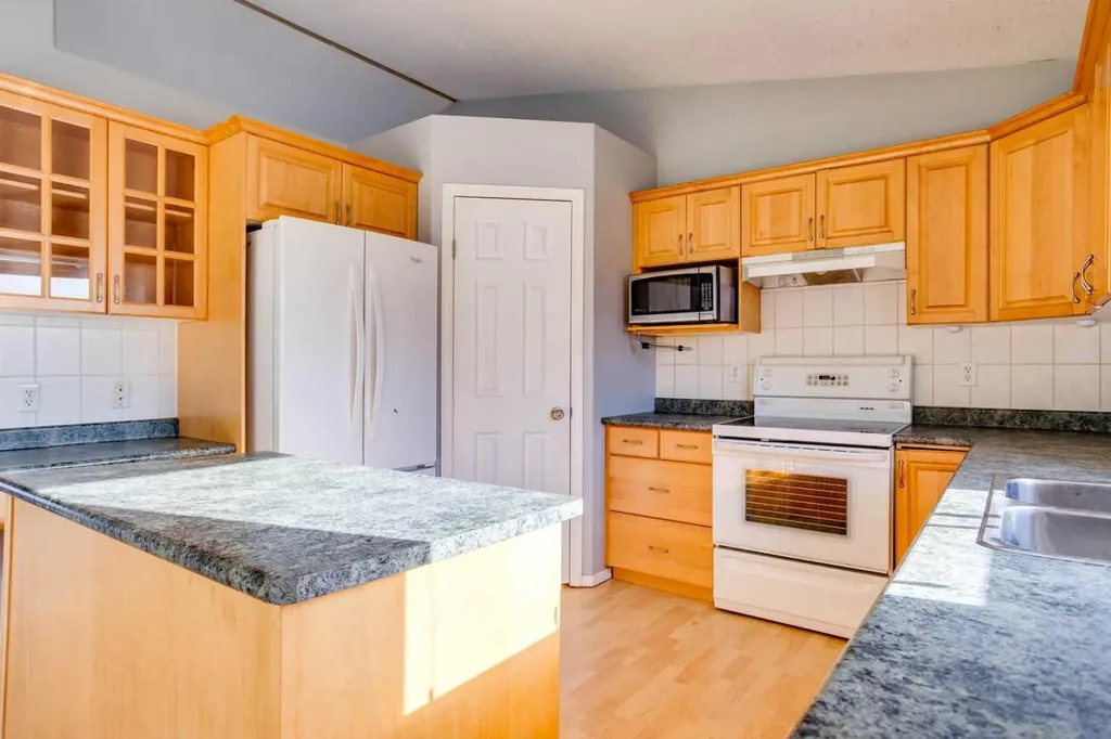 152 Shetland Garden Fort Mcmurray AB T9H5K6