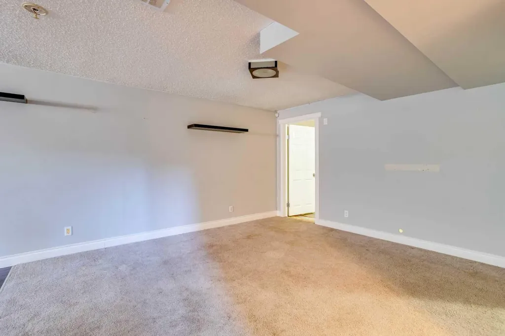 152 Shetland Garden Fort Mcmurray AB T9H5K6