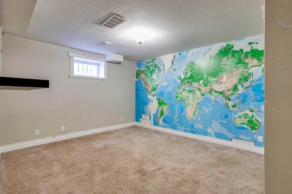 152 Shetland Garden Fort Mcmurray AB T9H5K6