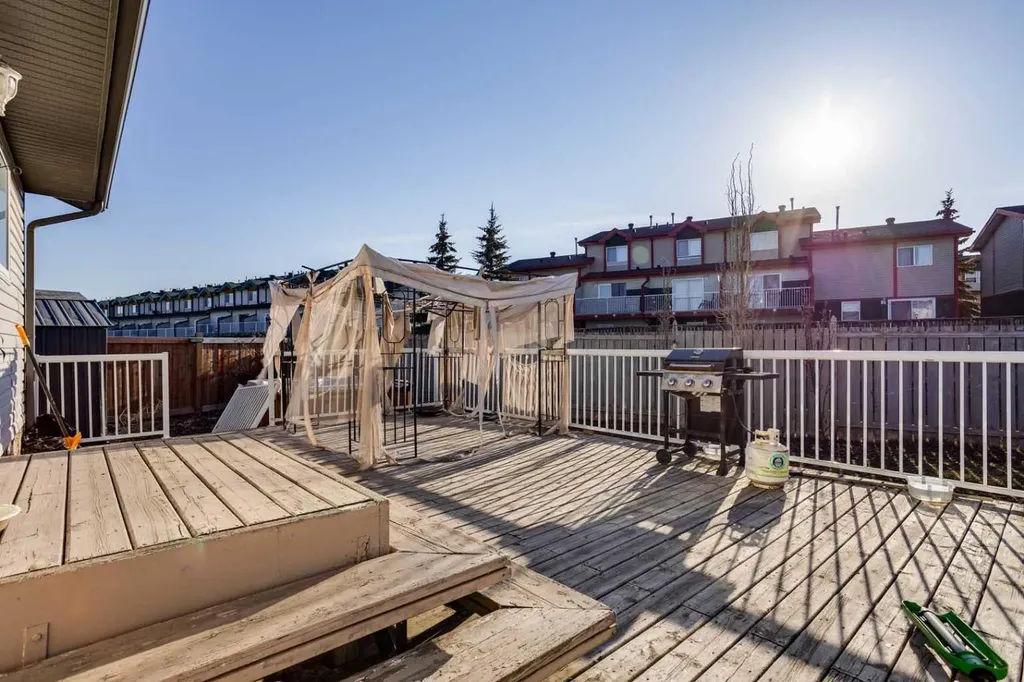 152 Shetland Garden Fort Mcmurray AB T9H5K6