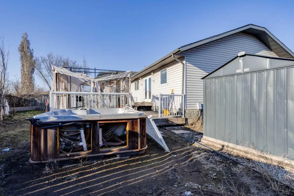 152 Shetland Garden Fort Mcmurray AB T9H5K6