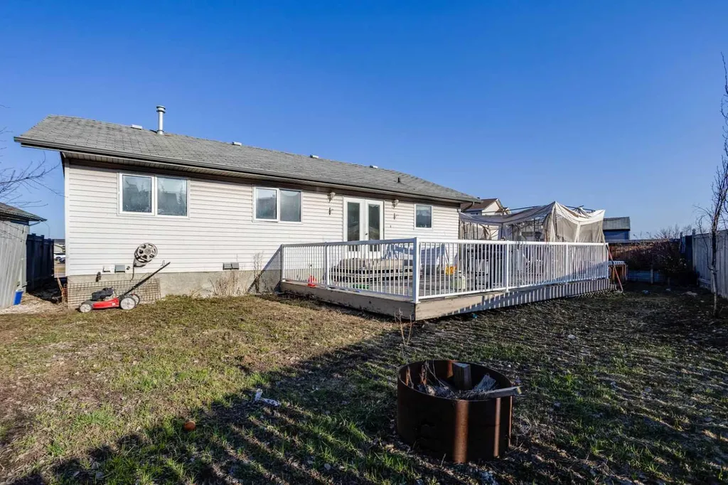 152 Shetland Garden Fort Mcmurray AB T9H5K6