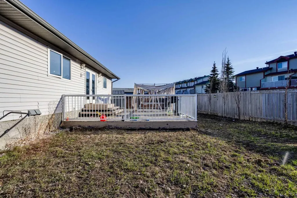 152 Shetland Garden Fort Mcmurray AB T9H5K6