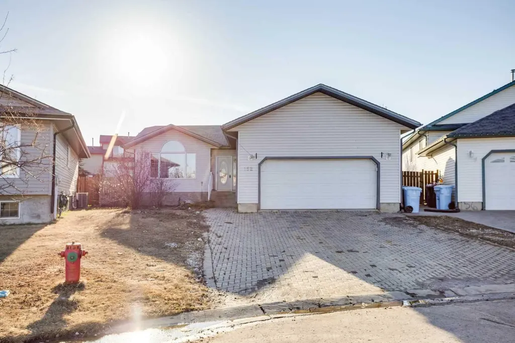 152 Shetland Garden Fort Mcmurray AB T9H5K6