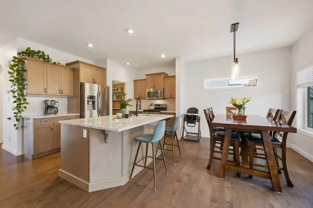 10 Viceroy Crescent Olds AB T4H 0C4
