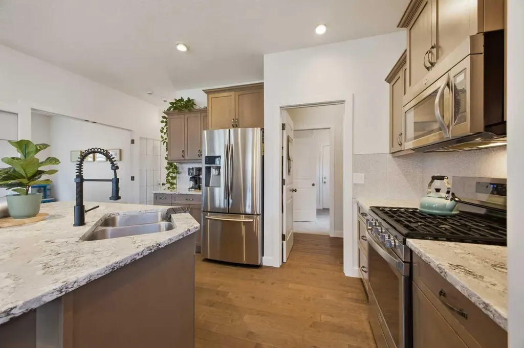 10 Viceroy Crescent Olds AB T4H 0C4