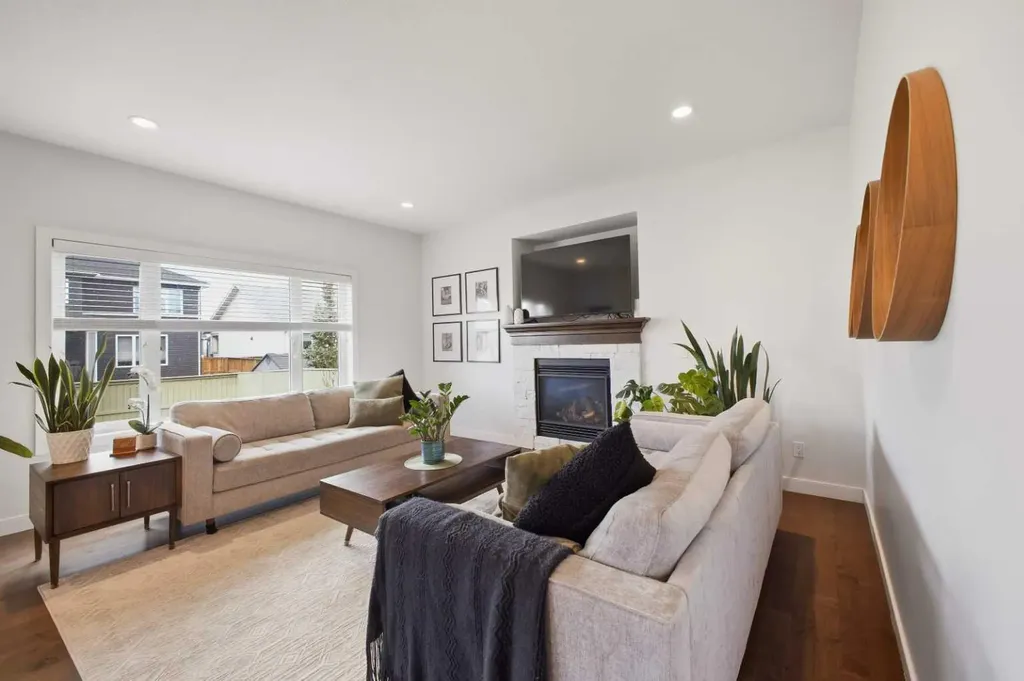10 Viceroy Crescent Olds AB T4H 0C4