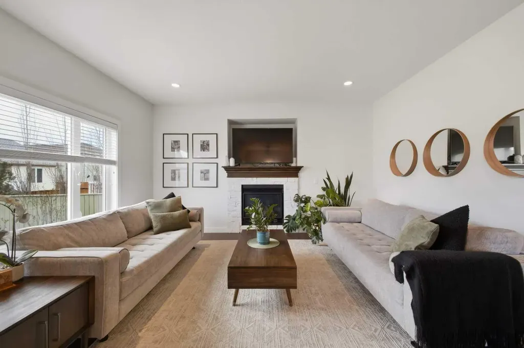 10 Viceroy Crescent Olds AB T4H 0C4