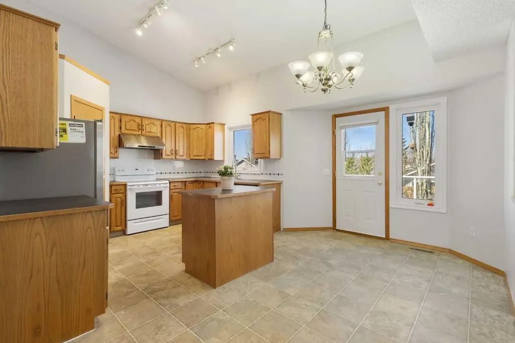 119 Citadel Hills Place NW Calgary AB T3G 3V5