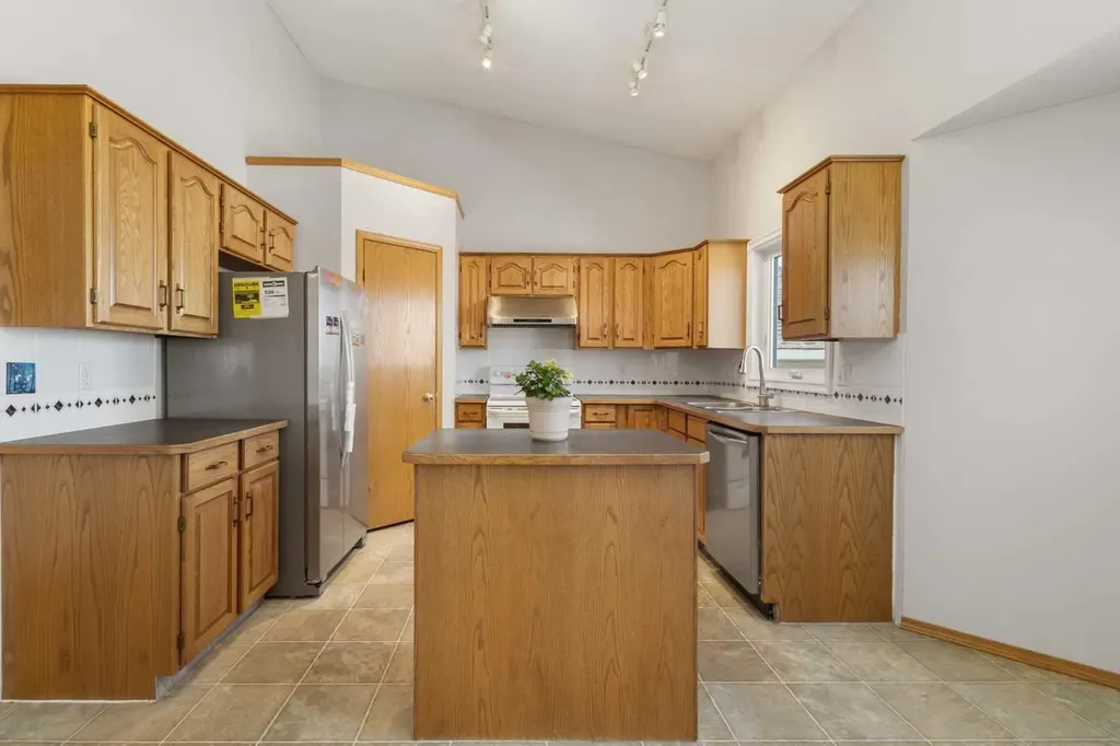 119 Citadel Hills Place NW Calgary AB T3G 3V5