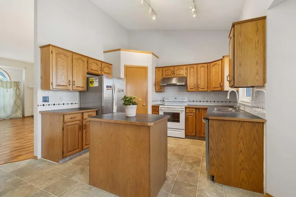 119 Citadel Hills Place NW Calgary AB T3G 3V5
