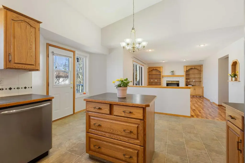 119 Citadel Hills Place NW Calgary AB T3G 3V5