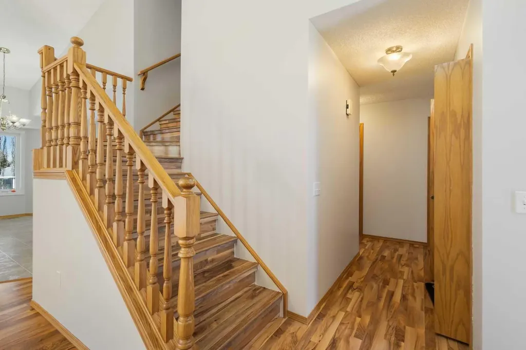 119 Citadel Hills Place NW Calgary AB T3G 3V5