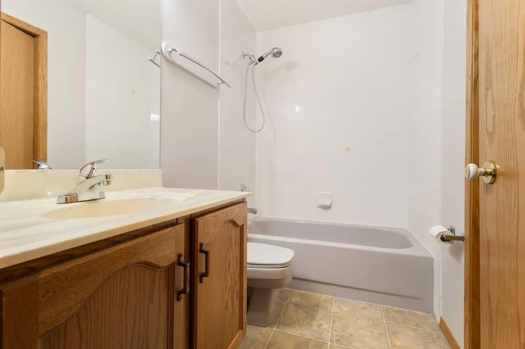 119 Citadel Hills Place NW Calgary AB T3G 3V5