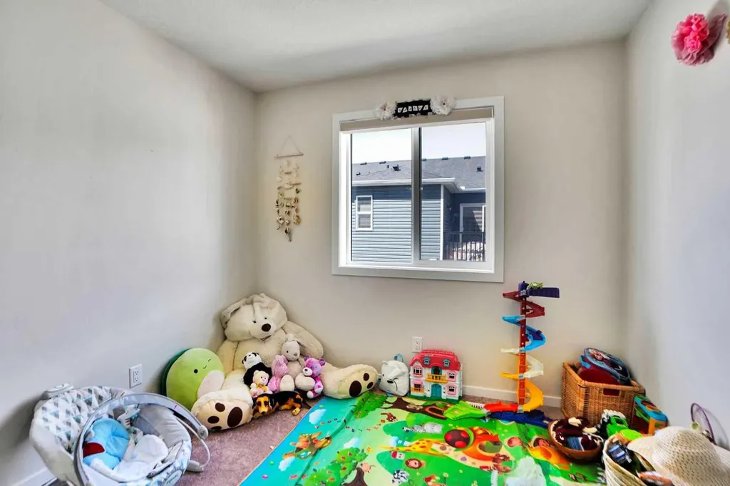 60 Cityside Grove NE Calgary AB T3N 1C9