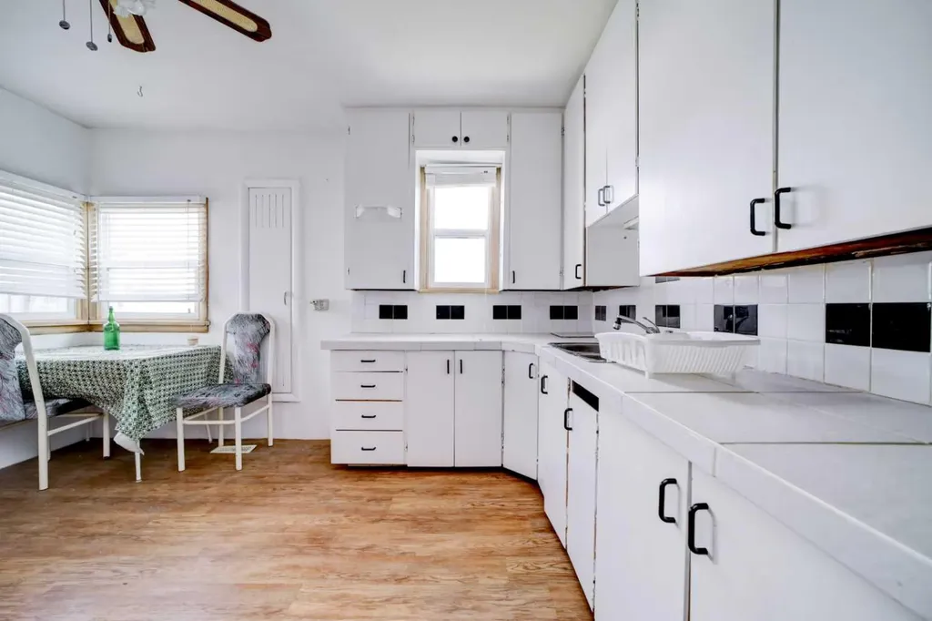 307 Grey Street Granum AB T0L 1A0