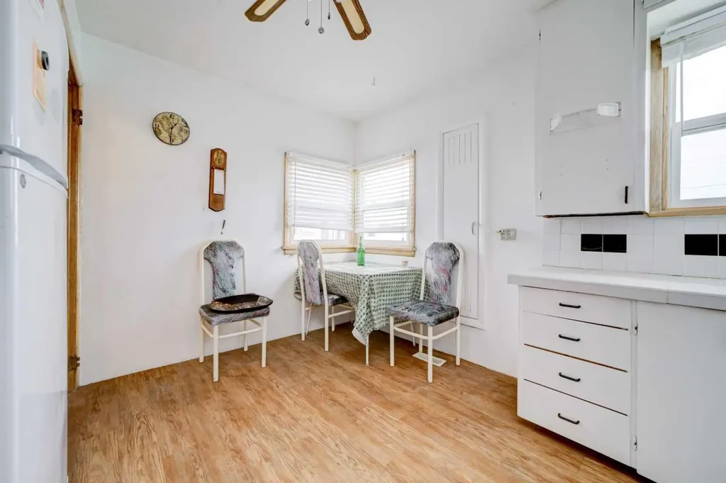 307 Grey Street Granum AB T0L 1A0