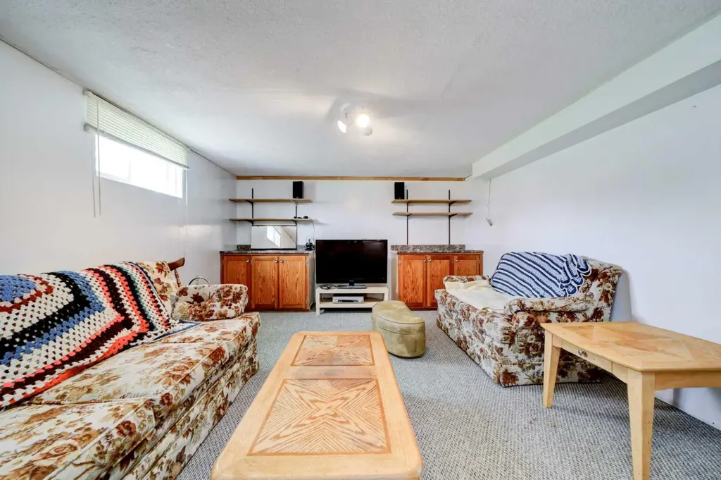 307 Grey Street Granum AB T0L 1A0