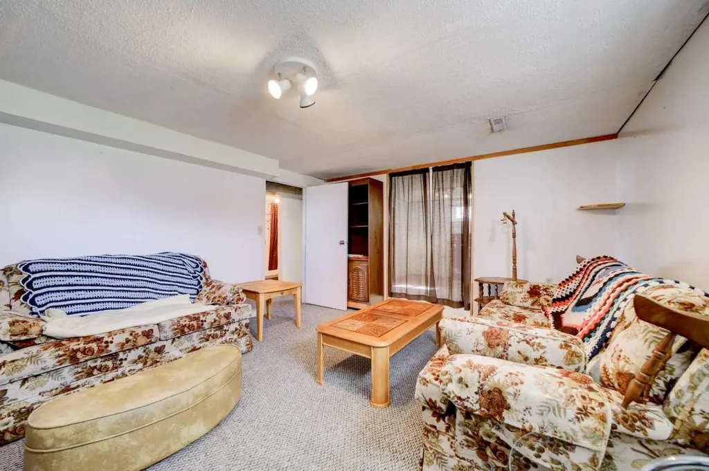 307 Grey Street Granum AB T0L 1A0