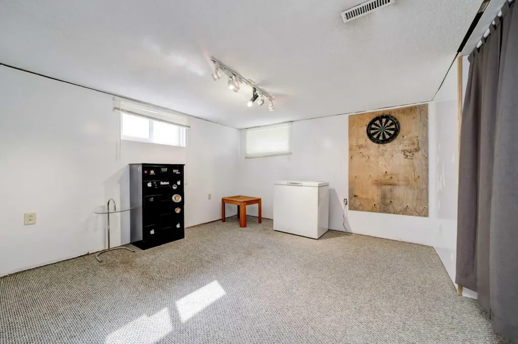 307 Grey Street Granum AB T0L 1A0