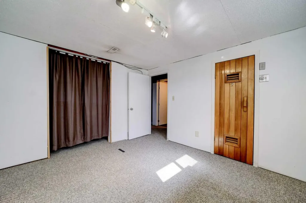 307 Grey Street Granum AB T0L 1A0