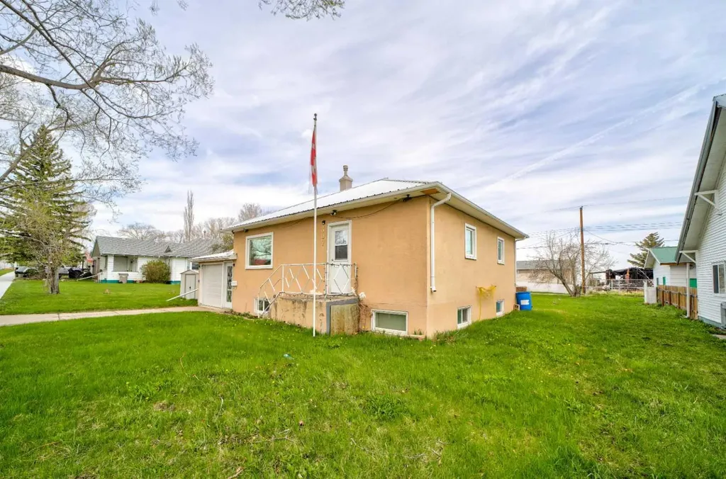 307 Grey Street Granum AB T0L 1A0