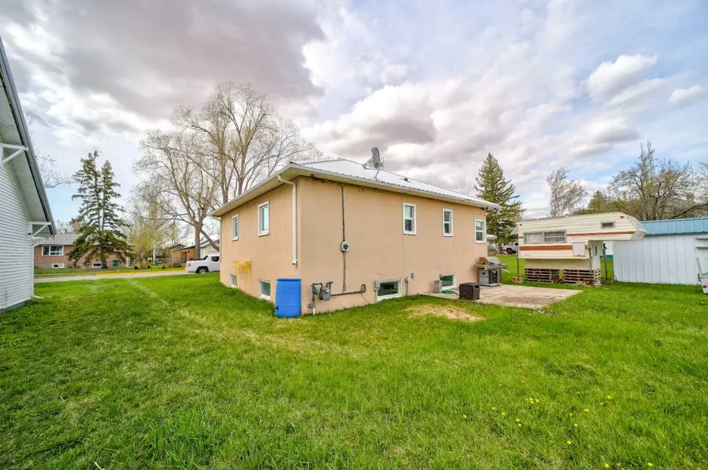 307 Grey Street Granum AB T0L 1A0