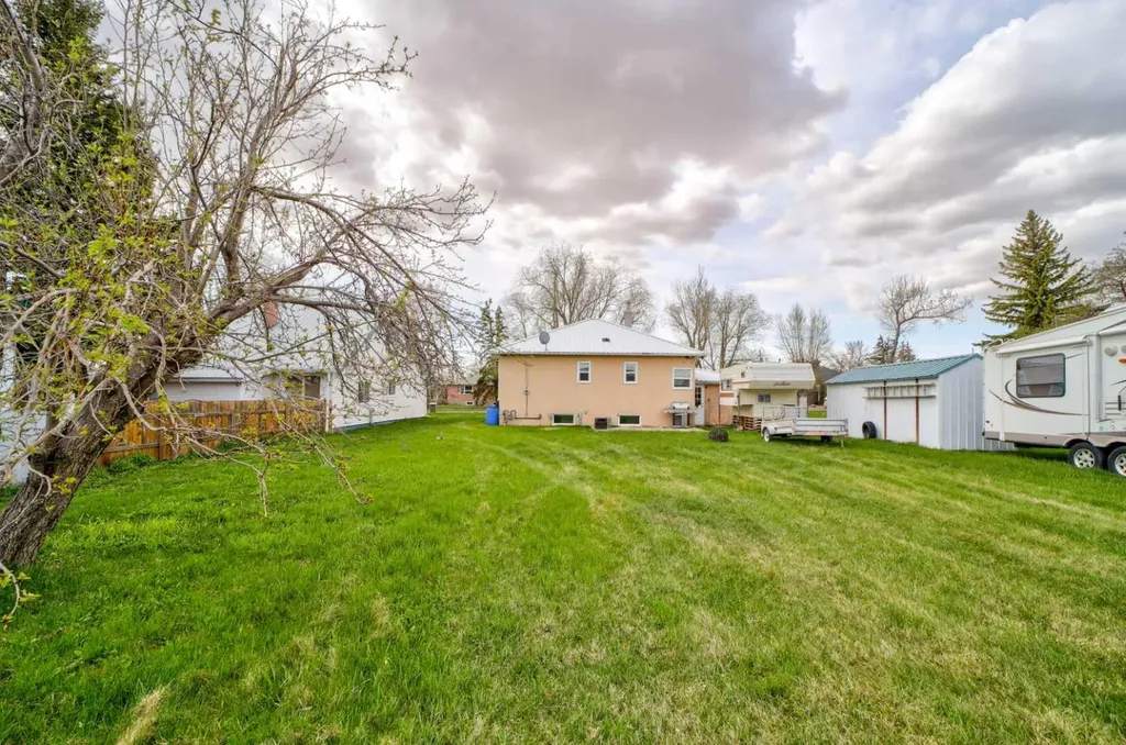 307 Grey Street Granum AB T0L 1A0