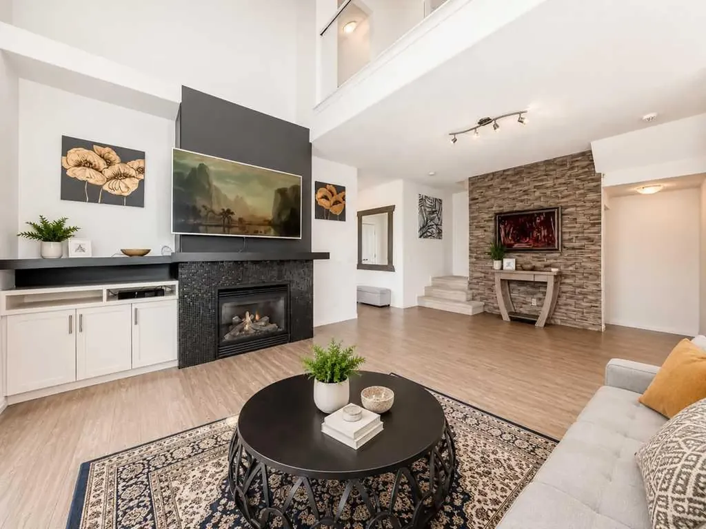 5616 14 Avenue SW Calgary AB T3H 3P9