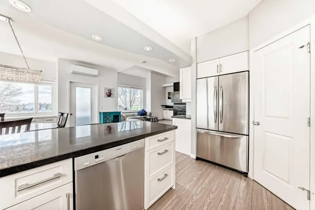 5616 14 Avenue SW Calgary AB T3H 3P9