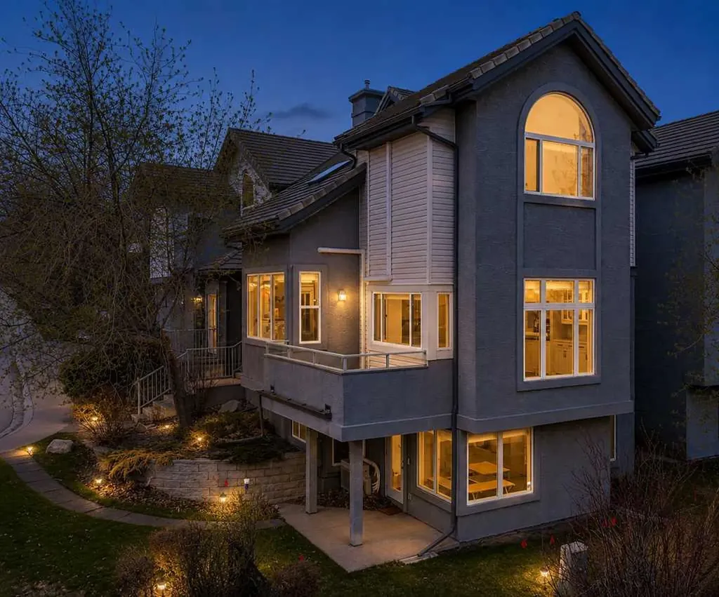 5616 14 Avenue SW Calgary AB T3H 3P9